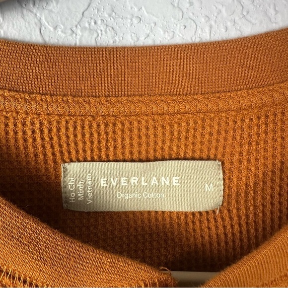 Everlane Organic Cotton Waffle Henley Cropped Thermal Tee Size Medium - Picture 2 of 4